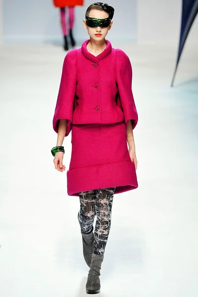 Look 12